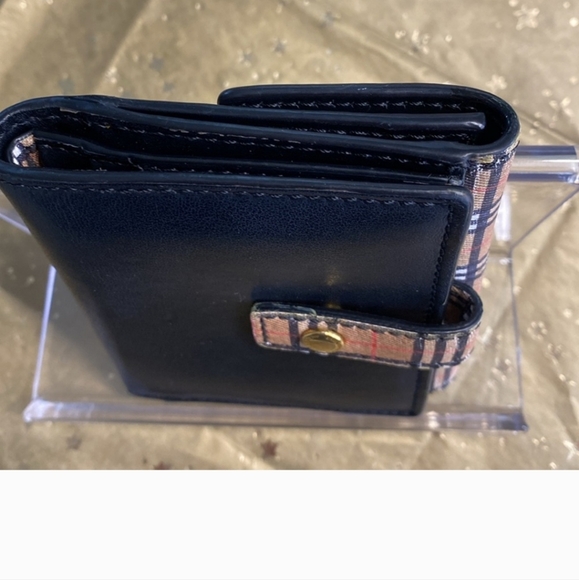 Burberry Nova Check wallet Great Used Condition - Picture 4 of 8